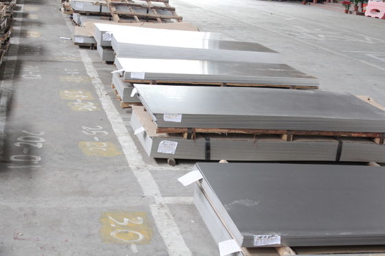 ASTM 300-serie Martensitische roestvrij staal Corrosieweerstand Breed 1000 - 2000 mm Gepolijst afwerking